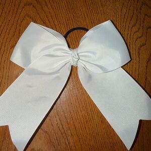 Elegant White Hair Bow